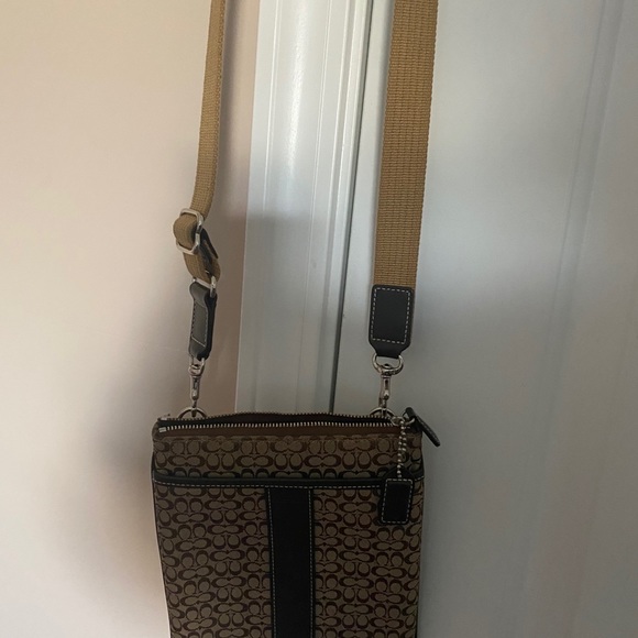💯 Authentic Coach crossbody - Picture 3 of 3